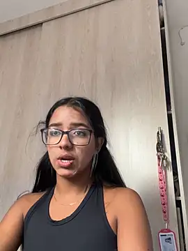 sofi grisaless online show from September 29, 10:15 pm