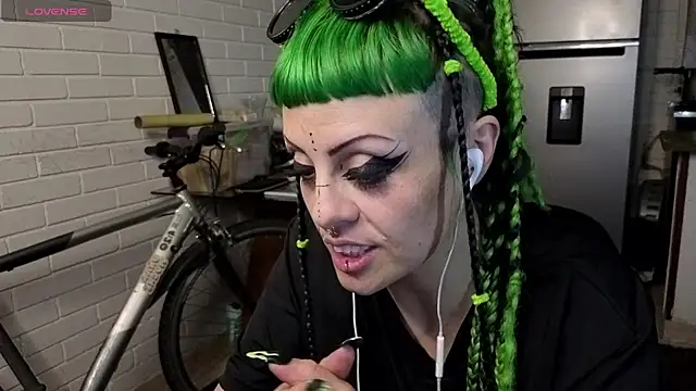 freyaa sorcerees online show from October 14, 1:30 am