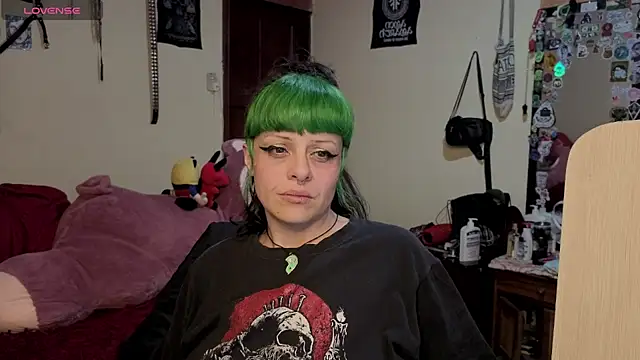 freyaa sorcerees online show from December 15, 4:40 am