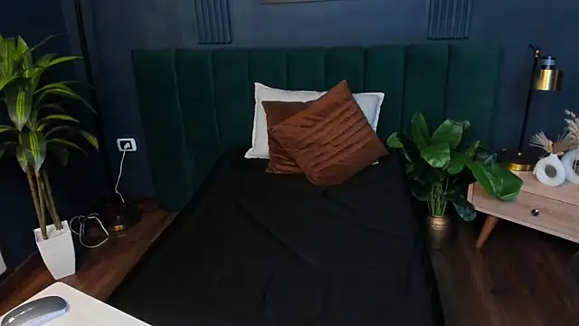 roxy hell online show from January 11, 12:43 pm