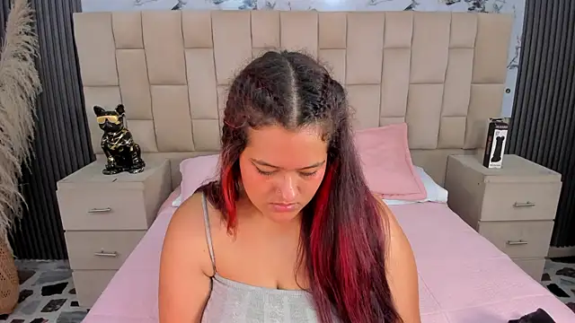 VanessaScott  online show from June 21, 7:34 am
