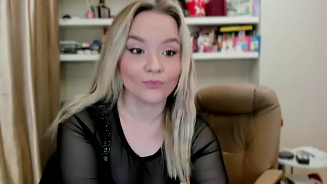Kara Smith  online show from July 10, 11:48 pm