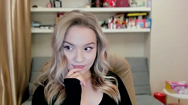 Kara Smith  online show from March 27, 11:49 pm