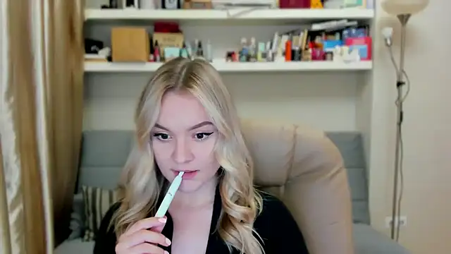 Kara Smith  online show from October 12, 12:46 am