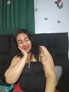 AlexaNovoa  online show from July 25, 2:18 am