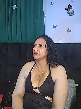 AlexaNovoa  online show from July 22, 1:50 am