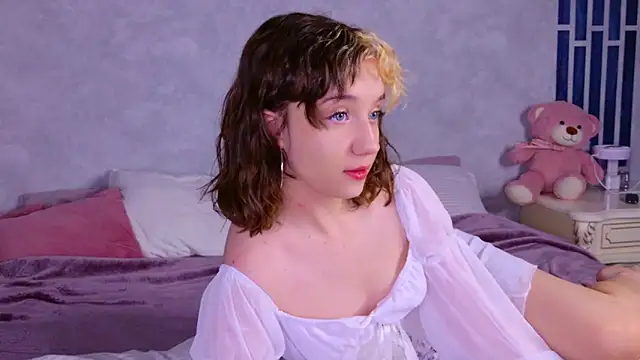 Gia Riccardo online show from November 15, 6:03 am