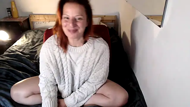 vitoriavaz online show from March 18, 1:05 pm