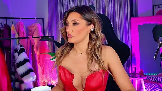 SarahAlluring online show from May 2, 6:22 pm