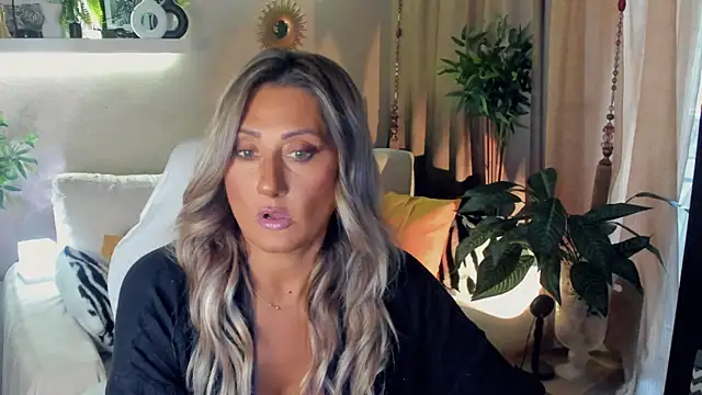 SarahAlluring online show from August 9, 2:09 pm