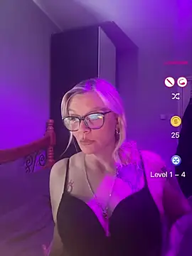Curvy-Cleo online show from April 29, 8:36 pm