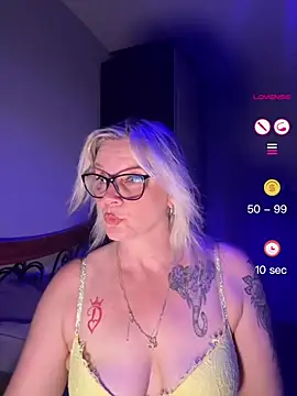 Curvy-Cleo online show from July 14, 8:57 pm