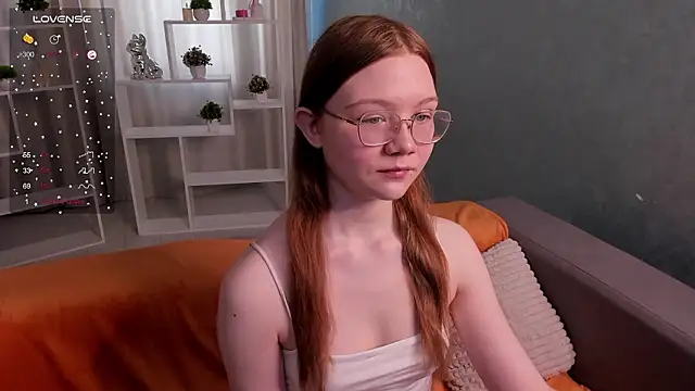 luv tessa online show from March 6, 2:39 am