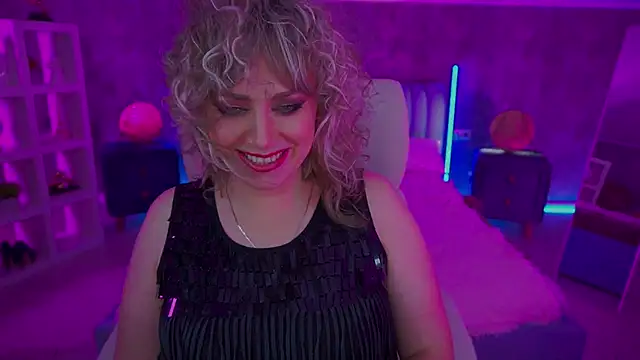 CandyLadyyy online show from June 22, 3:25 am