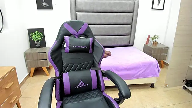 Tania Duque online show from January 19, 1:29 pm