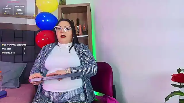 EllenaBoobs  online show from June 27, 5:30 am