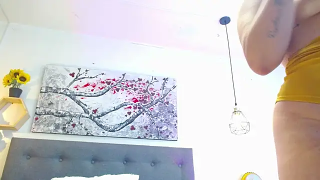 Rose Thompson1 online show from December 1, 3:15 pm