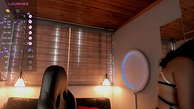 ISIS VALCHOS online show from November 26, 7:59 pm