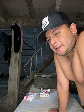 Milanyvero  online show from February 4, 4:48 am