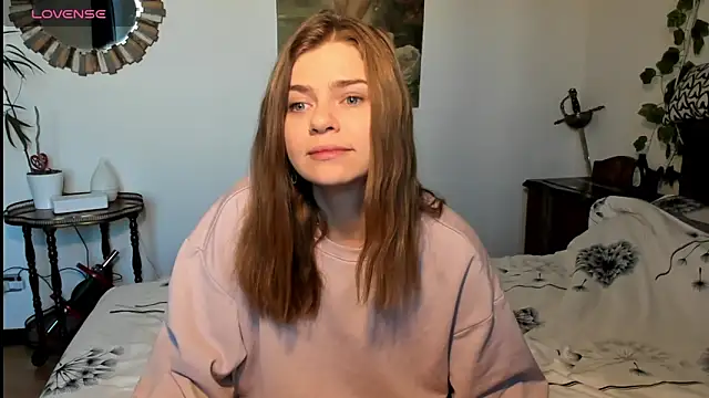 HaleyReedme online show from February 5, 8:39 am