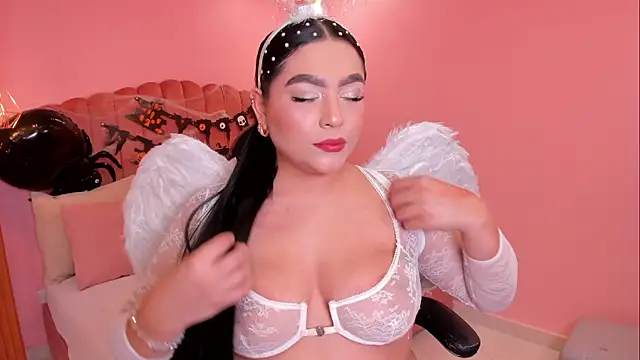 eva sainnt online show from October 31, 5:28 pm