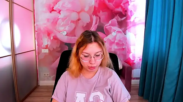 AngelinaLow online show from March 10, 12:31 pm