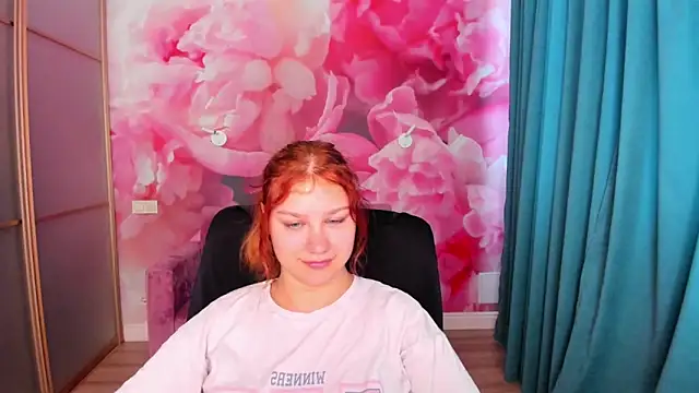 AngelinaLow online show from June 9, 12:04 pm