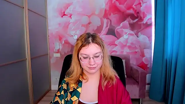 AngelinaLow online show from February 10, 12:41 pm