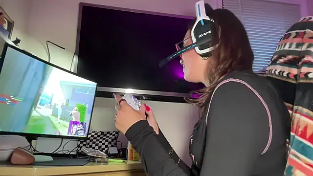 SpaceCowWhore online show from September 9, 11:26 pm