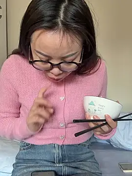 aa520uv online show from December 1, 3:32 am