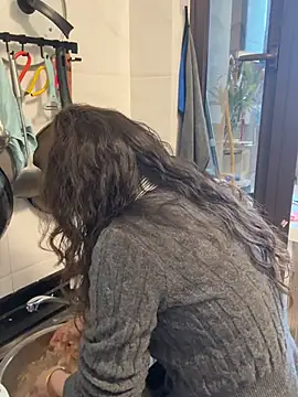 aa520uv online show from February 23, 7:30 am