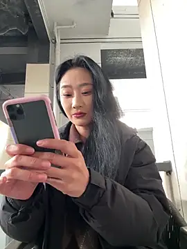 linger-23 online show from March 17, 5:44 am