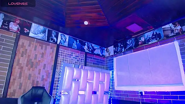 kriss sweetboobs10 online show from June 25, 1:46 pm