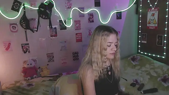 Your Horny Friends online show from November 4, 2:33 pm