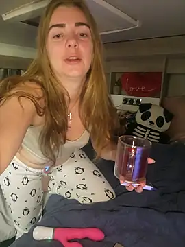 Snapshot of Amesthyst_destiny chatting on October 15, 10:23 pm Amesthyst destiny online show from October 15, 10:23 pm