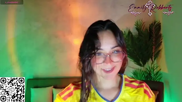 Emmi Roberts online show from June 28, 12:39 am