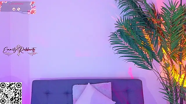 Emmi Roberts online show from July 30, 2:23 am