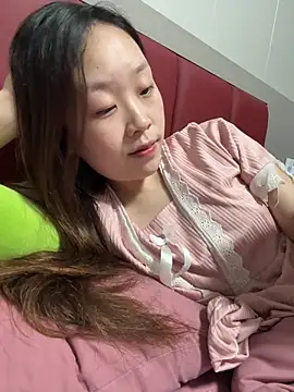 Snapshot of Minnie-66 chatting on October 2, 12:21 pm Minnie-66 online show from October 2, 12:21 pm