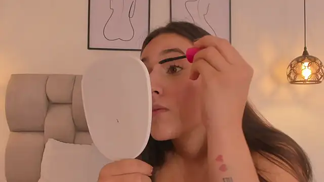 Hanna Evans   online show from September 20, 12:58 pm