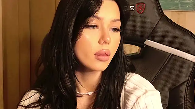 Leya Foxhall online show from December 2, 11:23 am