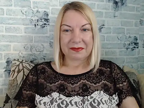Snapshot of Lillia_Ray chatting on September 13, 9:39 am Lillia Ray online show from September 13, 9:39 am