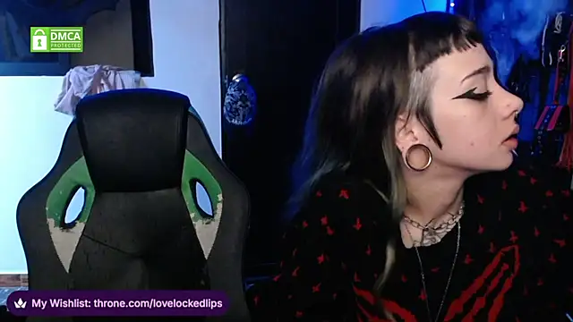lovelockedlips online show from June 25, 12:29 pm