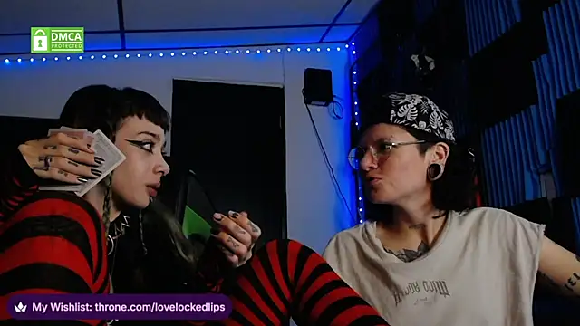 lovelockedlips online show from July 12, 2:23 am