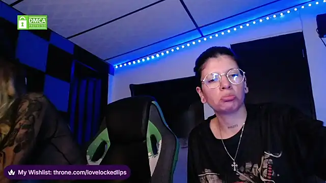 lovelockedlips online show from July 16, 1:10 am