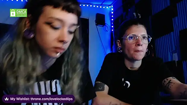 lovelockedlips online show from July 11, 2:22 am