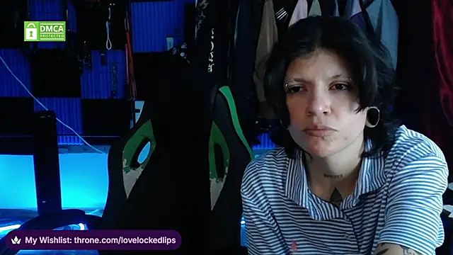 lovelockedlips online show from June 2, 4:24 am