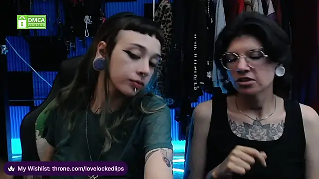 lovelockedlips online show from June 12, 3:03 am