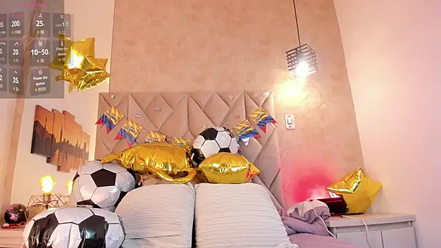 kailinmoonx online show from July 15, 12:10 pm