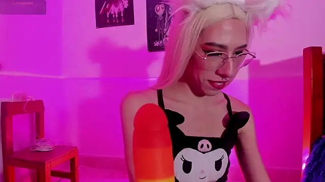 Snapshot of kattycat_ chatting on September 11, 4:24 am kattycat  online show from September 11, 4:24 am