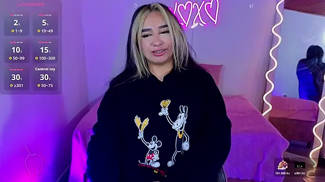 Malory tay1 online show from November 26, 7:04 pm